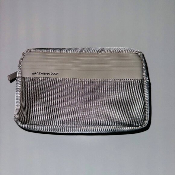 Mandarina Duck Virgin Australia Airlines Business Class Amenity Kit with Pouch - Picture 2 of 6